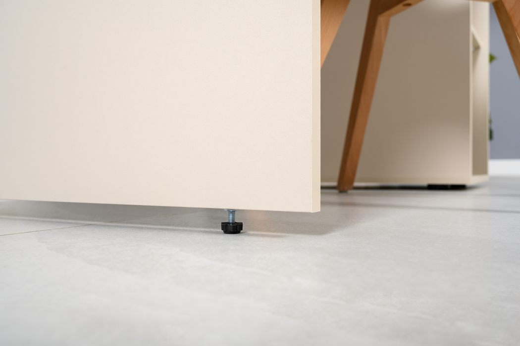 Прямые компьютерные столы, Стол письменный Лайт 12.163 и кресло-сетка 103 черное