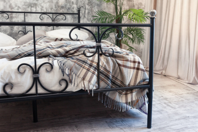 Кованая кровать Симона 1.6 с двумя спинками