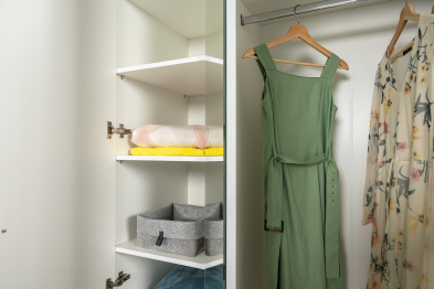 Гарнитур спальный из шкафа с зеркалом с кроватью Остин 11.53 с ортопедом и прикроватной тумбочки