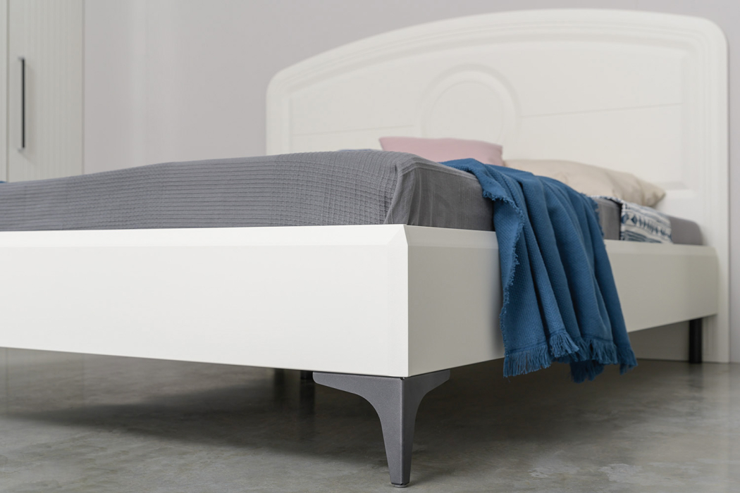 Спальные гарнитуры, Комод Валенсия с кроватью 1600 и прикроватной тумбочкой