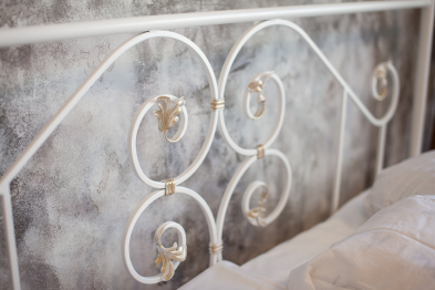 Кованая кровать Камелия 1.8 с двумя спинками