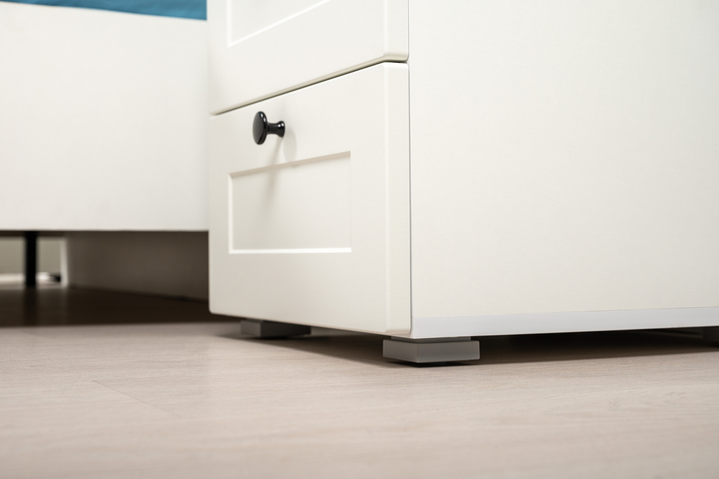 Спальные гарнитуры, Шкаф для одежды двухдверный Остин с кроватью с ортопедом и прикроватной тумбочкой