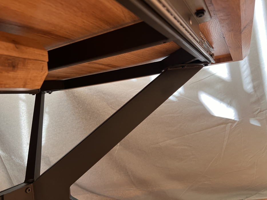 Обеденные столы, Стол Serene Cadence