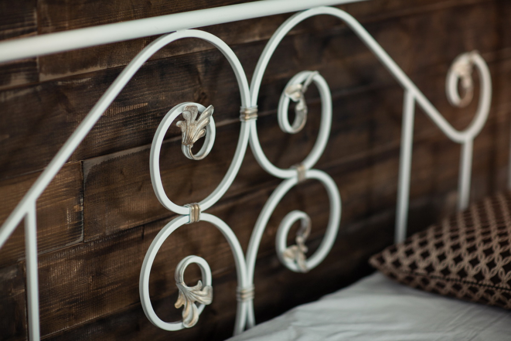 Кованые кровати, Кованая кровать Камелия 1.4 с одной спинкой