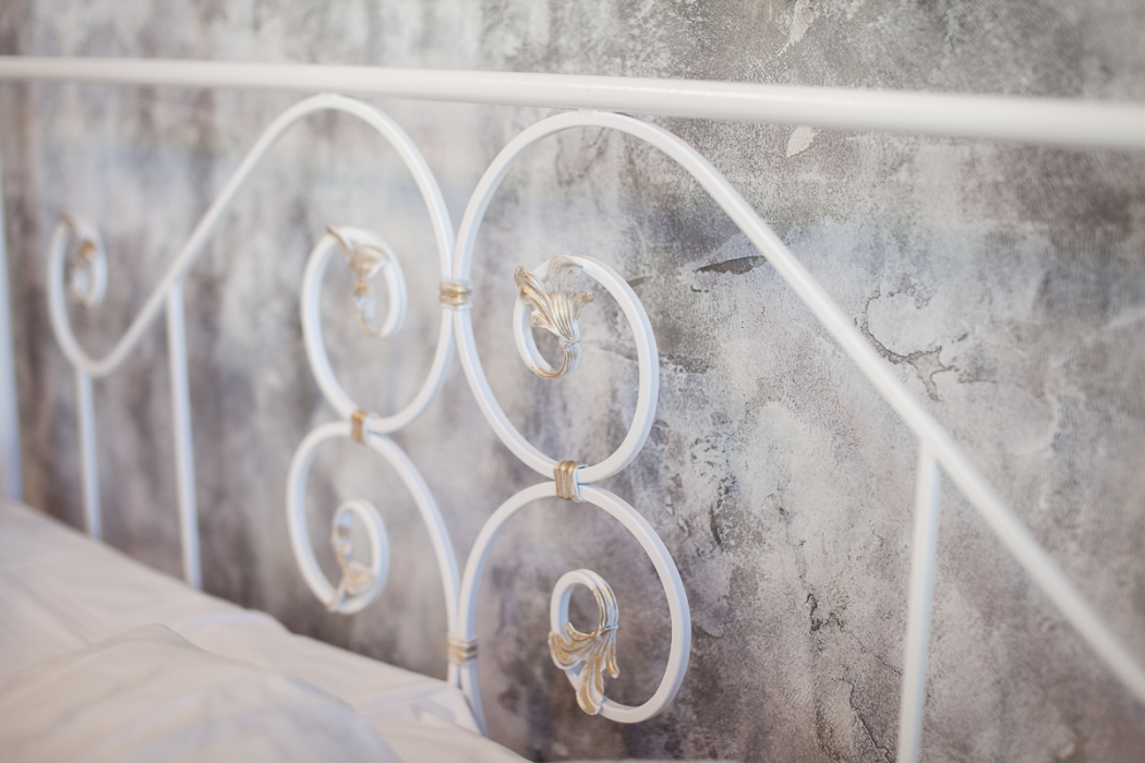 Кованые кровати, Кованая кровать Камелия 1.8 с двумя спинками