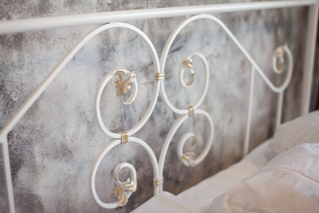 Кованые кровати, Кованая кровать Камелия 1.4 с одной спинкой